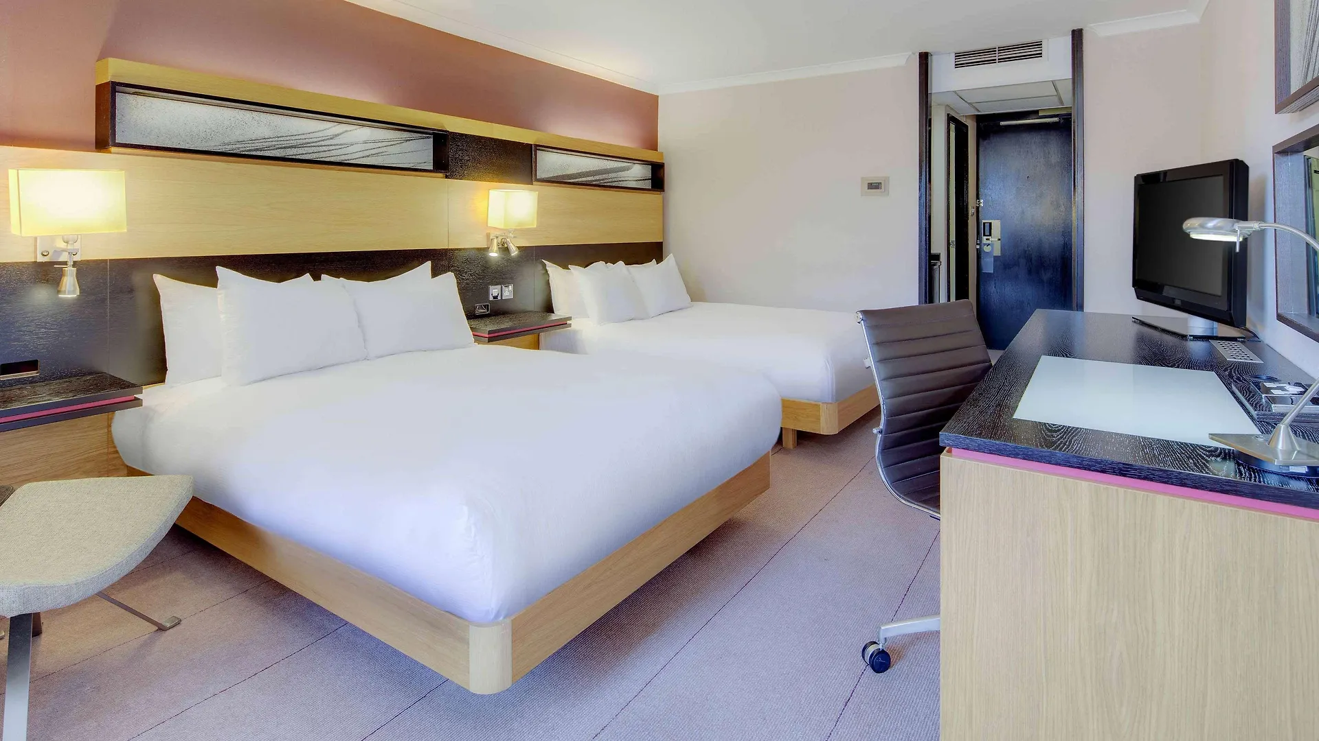 Doubletree By Hilton Manchester Airport Хейл 4*,  Великобритания