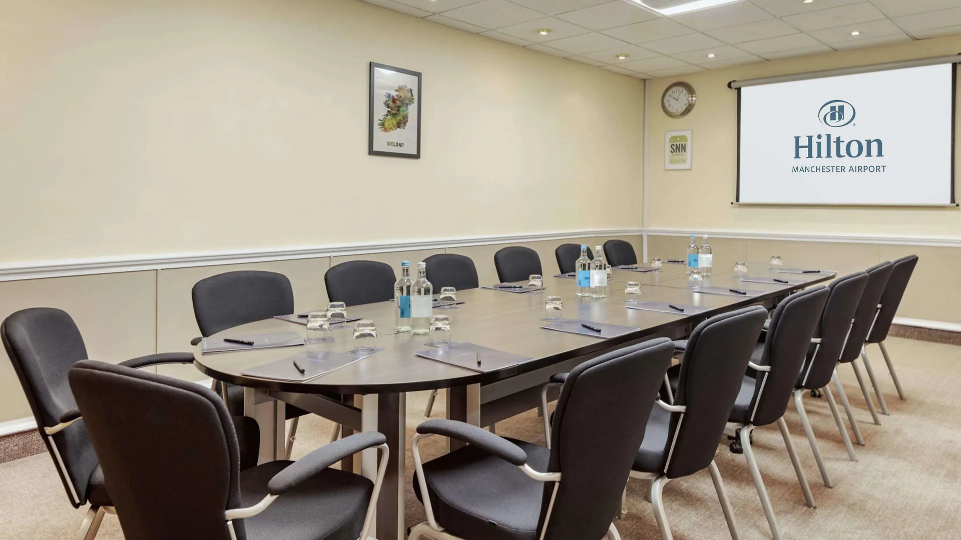 **** Hotel Doubletree By Hilton Manchester Airport Hale  United Kingdom